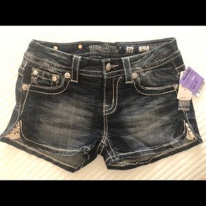 Miss Me mid-rise shorts size 26